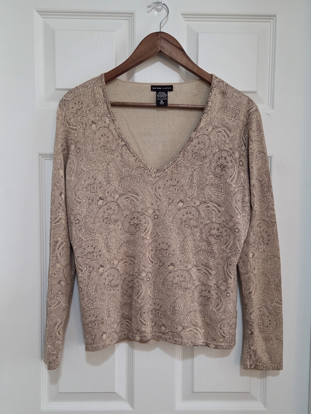 New York & Company Silk Blend Light Sweater